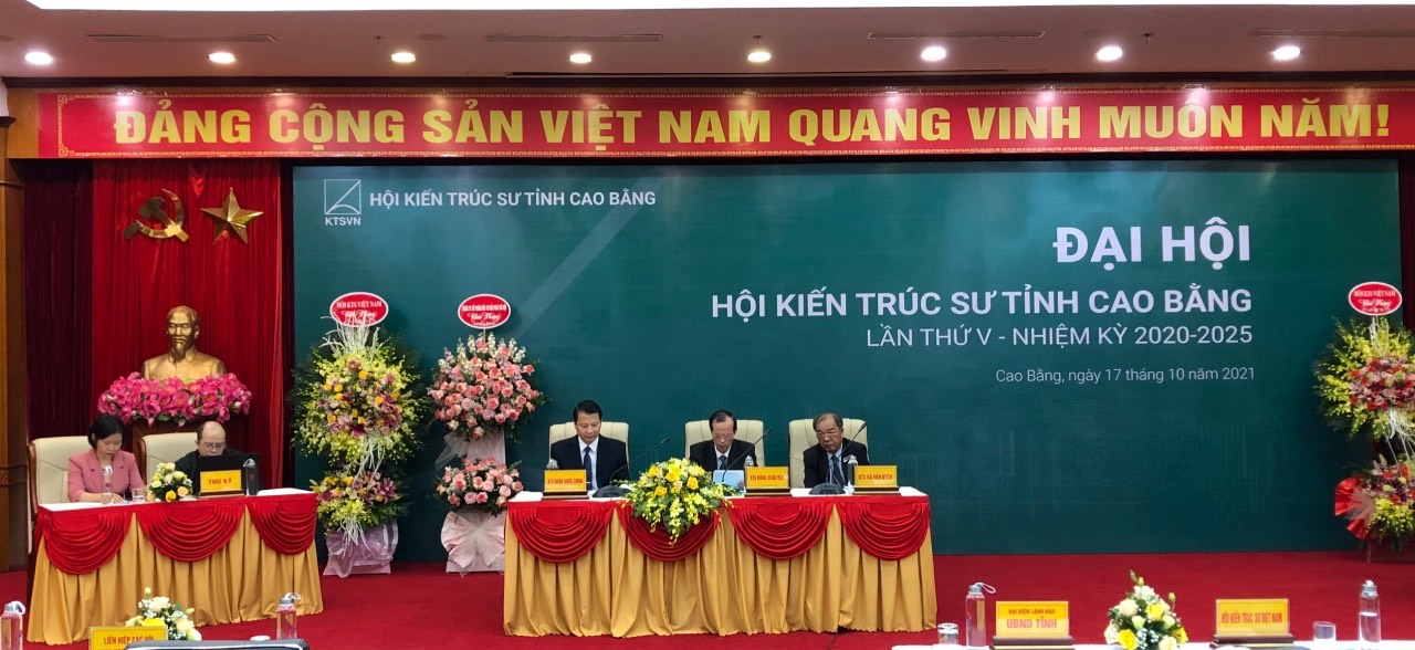 Đoàn Chủ tịch Đại hội