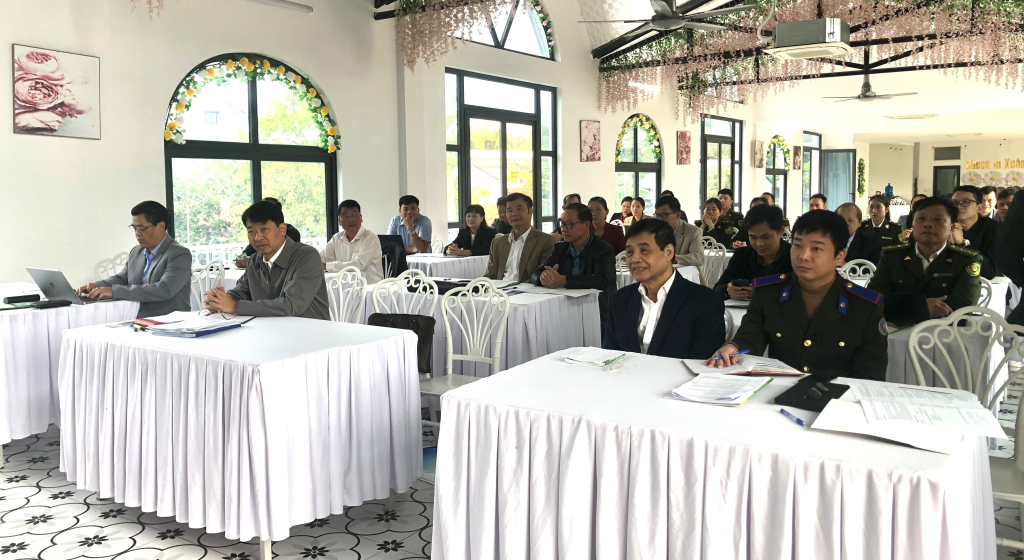 Đại biểu dự chương trình.