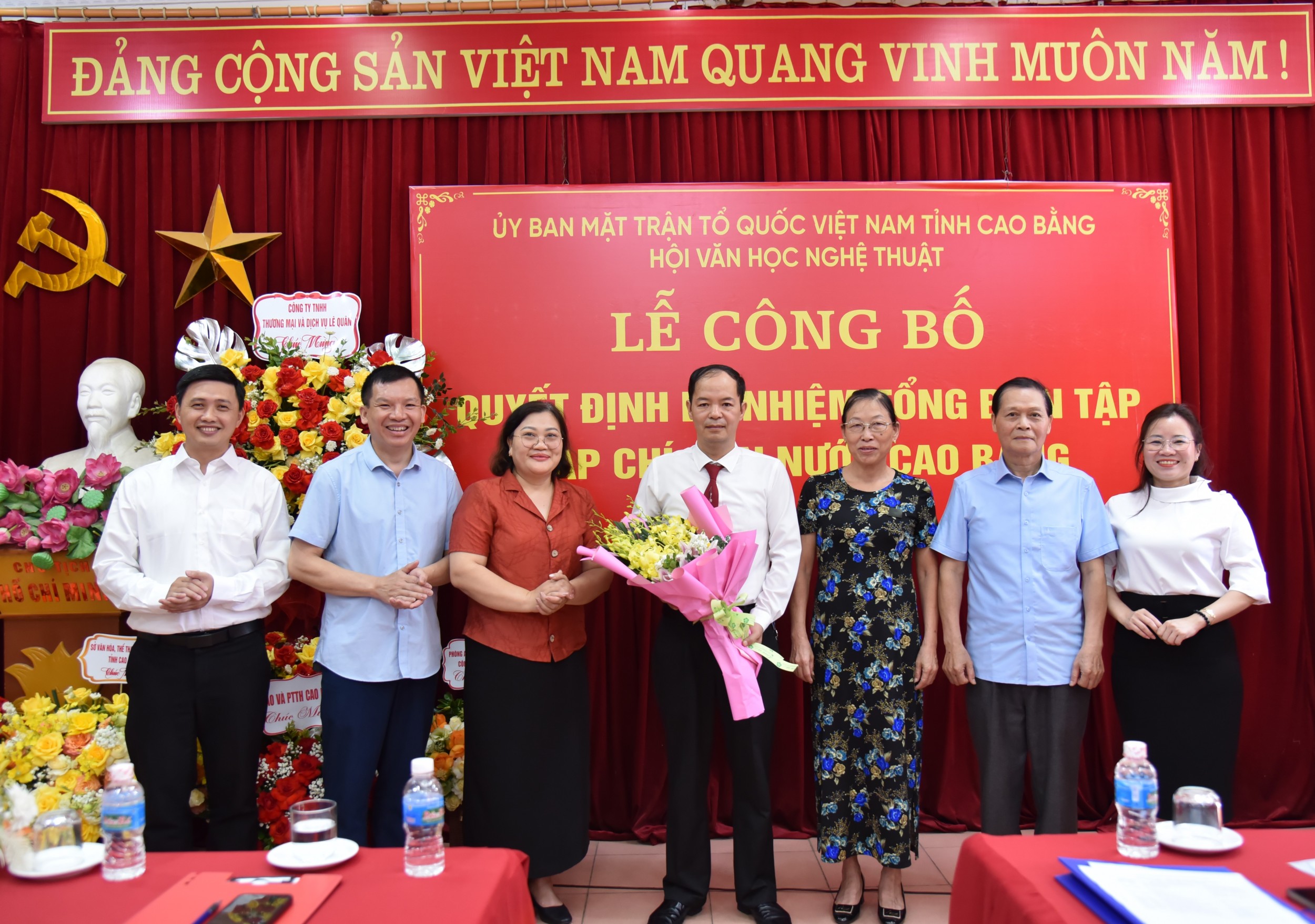 Đại diện lãnh đạo các Hội do Đảng và Nhà nước giao nhiệm vụ chúc mừng